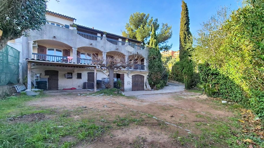 Villa in Le Dramont-Agay-Anthéor-Le Trayas, Saint-Raphaël, France 3 - 16409876