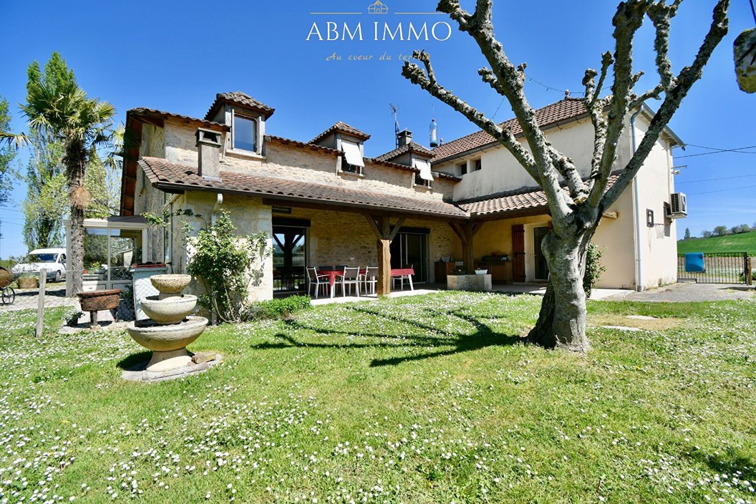 House in Saint-Méard-de-Gurçon, Nouvelle-Aquitaine, France 1 - 16461338