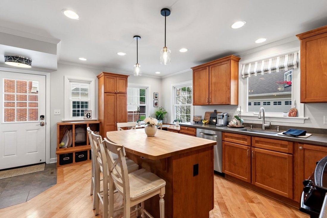 House in Wauwatosa, Wisconsin, United States 4 - 17937051