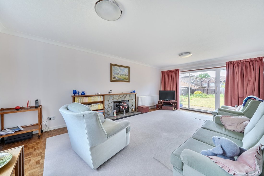 House in Sheerwater, Woking, England 2 - 17940503