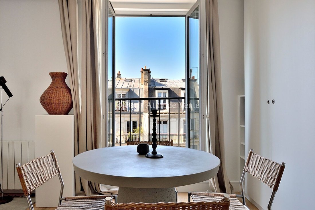 Apartment in Palais Royal, Paris 1er Arrondissement, Paris 4 - 17255375