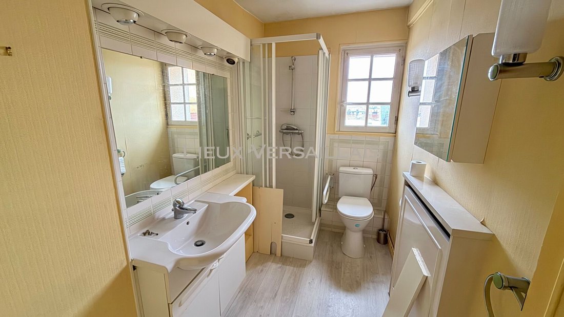 Apartment in Domaine National du Château, Versailles, France 4 - 16099297