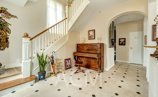 House in Napoleon, Maisons-Laffitte, France 1