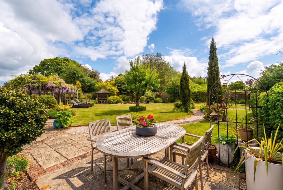 Bungalow in Henham, England 1 - 17469285