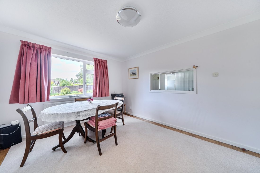 House in Sheerwater, Woking, England 5 - 17940503