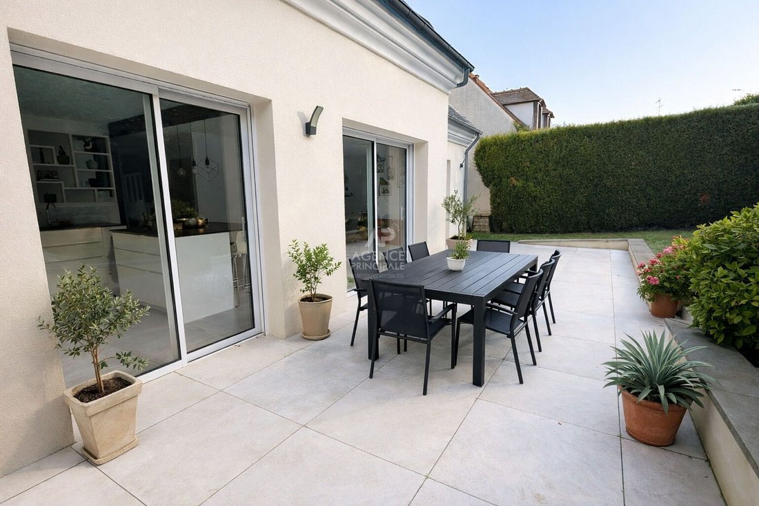 House in Sud, Le Mesnil-le-Roi, France 2 - 17829088