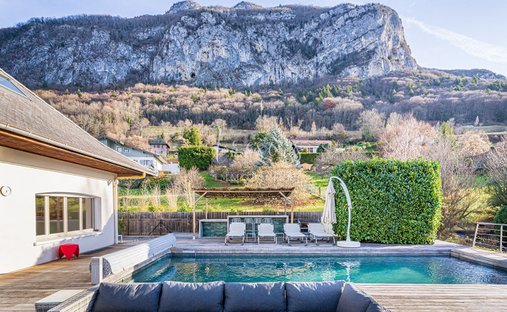 Villa in Veyrier-du-Lac, Auvergne-Rhône-Alpes, France 1