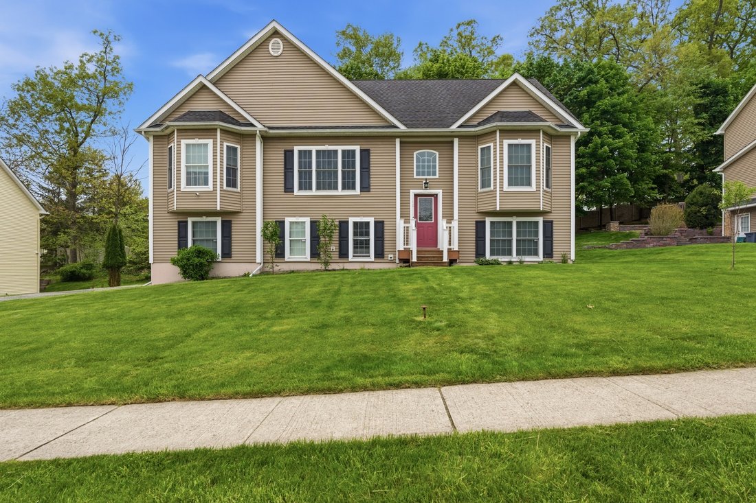 House in Monroe, New York, United States 2 - 17930909