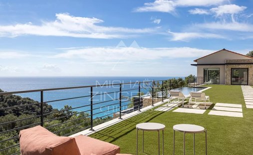 Villa in Village-Cros de Caste-Coupiere-Mont Gros, Roquebrune-Cap-Martin, France 1