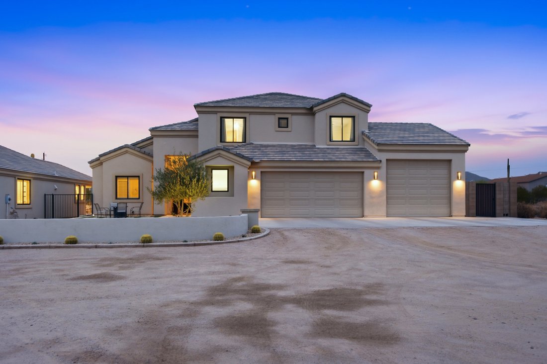 Mesa, Arizona, United States 4 - 17945272
