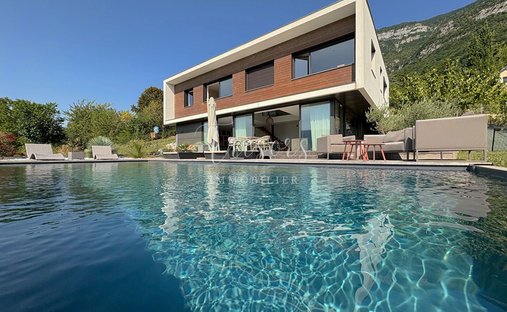 Villa in Mery, Auvergne-Rhône-Alpes, France 1