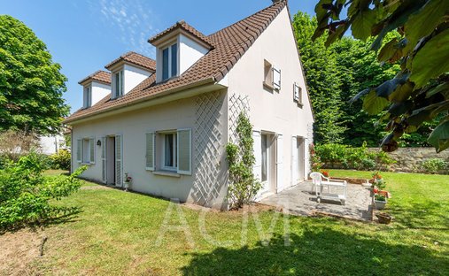 House in Napoleon, Maisons-Laffitte, France 1