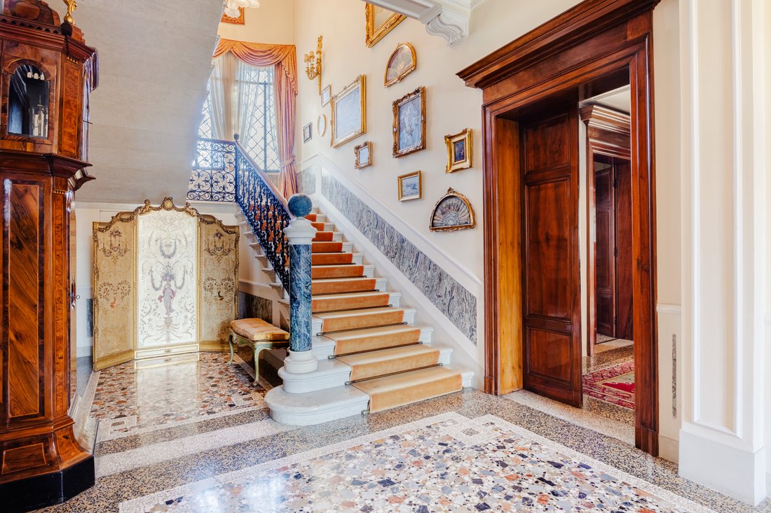 Villa in Cathedral - Piazza dei Signori, Treviso, Italy 2 - 17938105