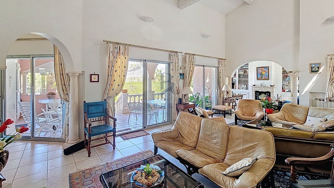 Villa in Exterieurs, Frejus, France 3 - 16409327