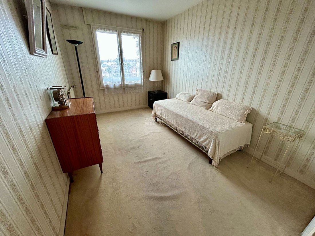 Apartment in Poissy, Ile-de-France, France 4 - 17438462