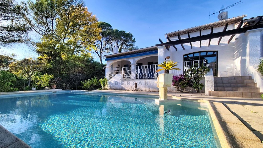 Villa in Le Dramont-Agay-Anthéor-Le Trayas, Saint-Raphaël, France 2 - 16656373