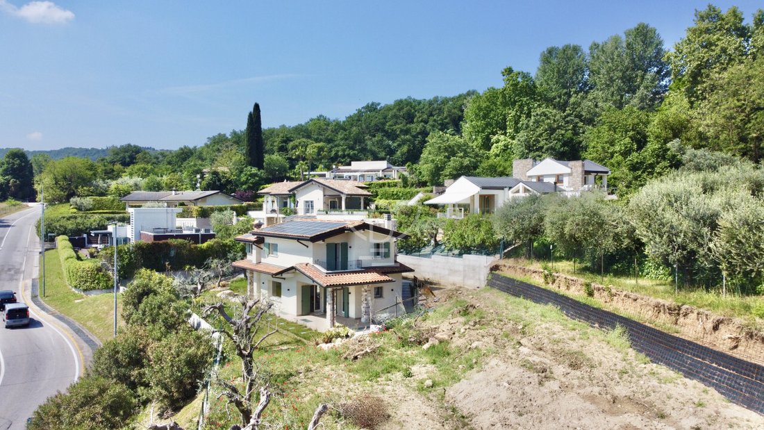 Villa in Hill Zone, Padenghe sul Garda, Lombardy 4 - 17931188