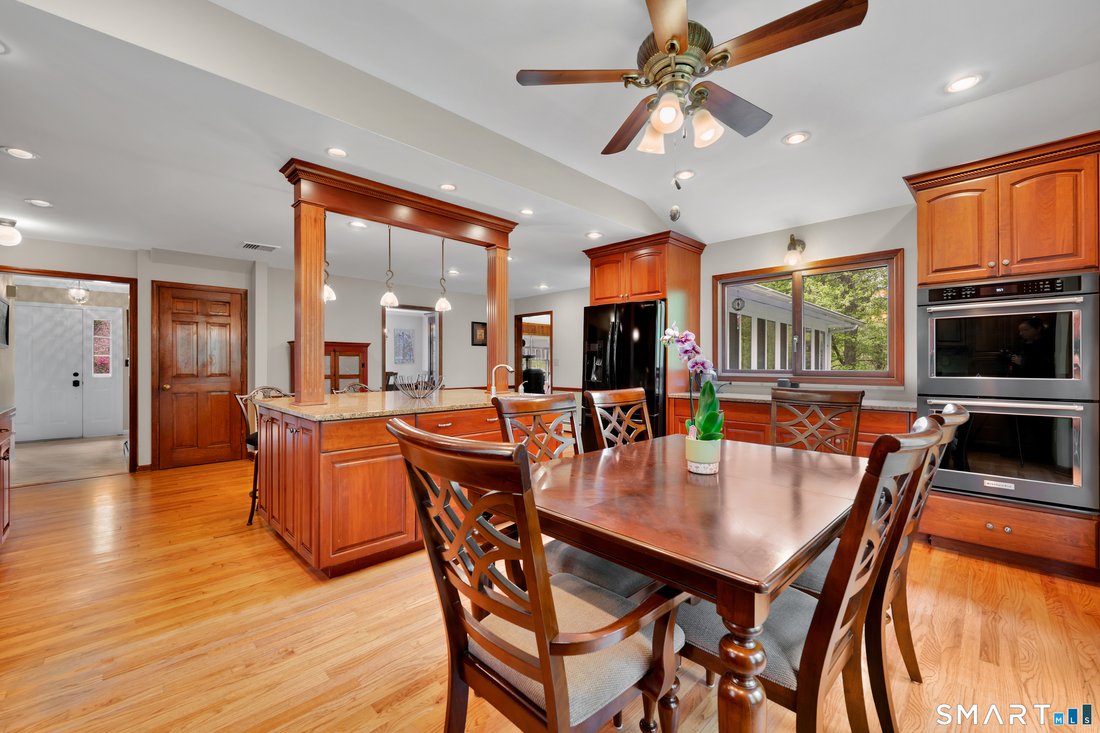 House in Monroe, Connecticut, United States 5 - 17936772