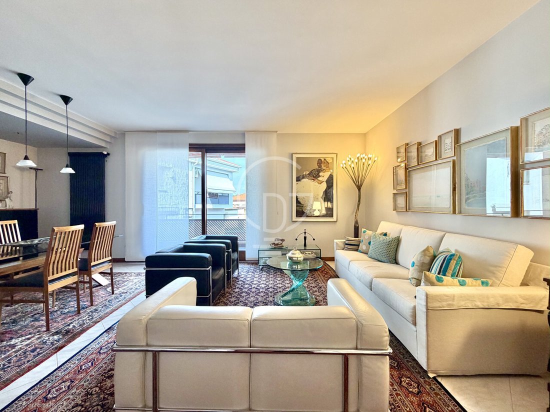 Villa in Desenzano Centro, Desenzano del Garda, Lombardy 5 - 17931286