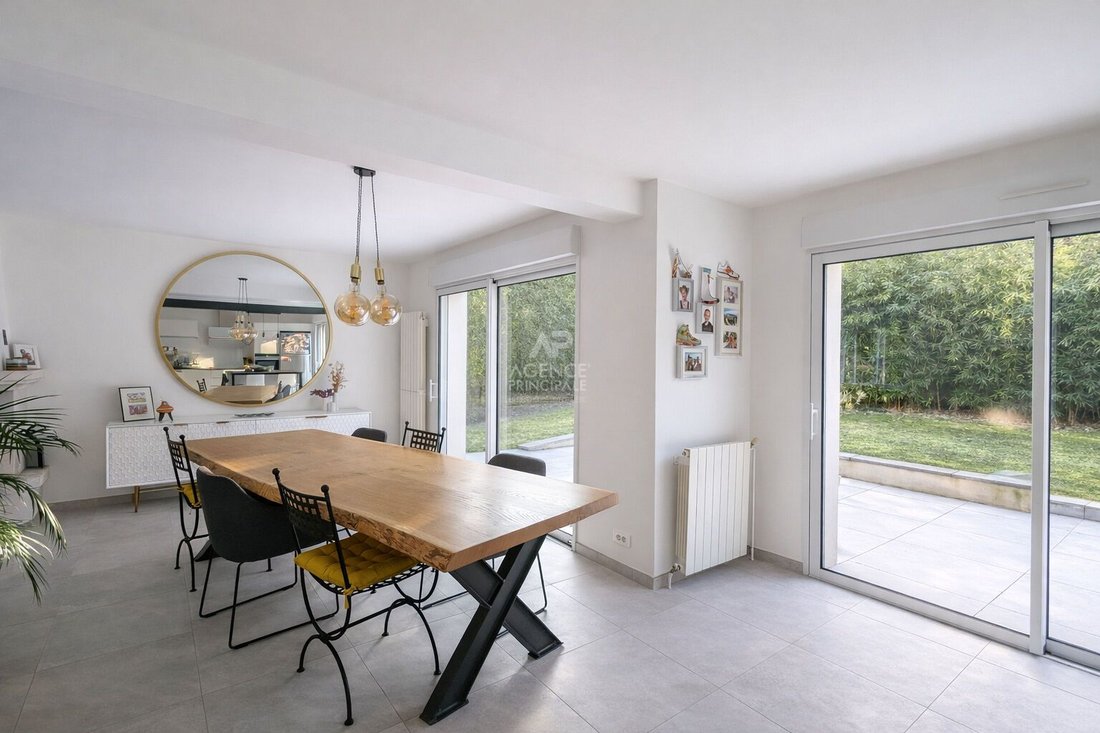 House in Sud, Le Mesnil-le-Roi, France 3 - 17829088