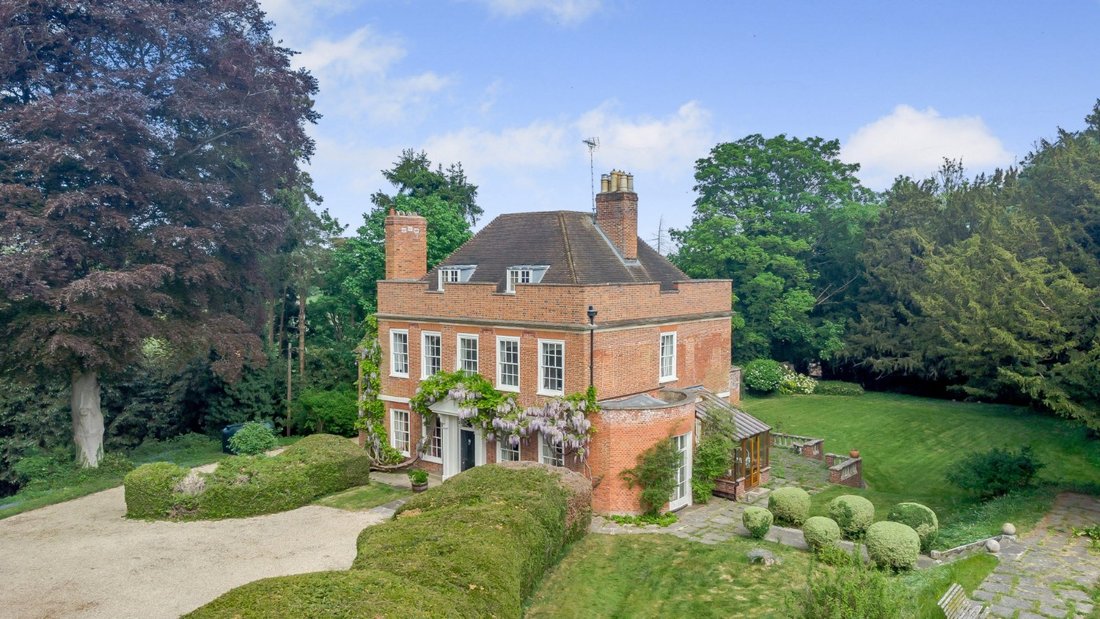 House in Sulhamstead, England 2 - 17928382