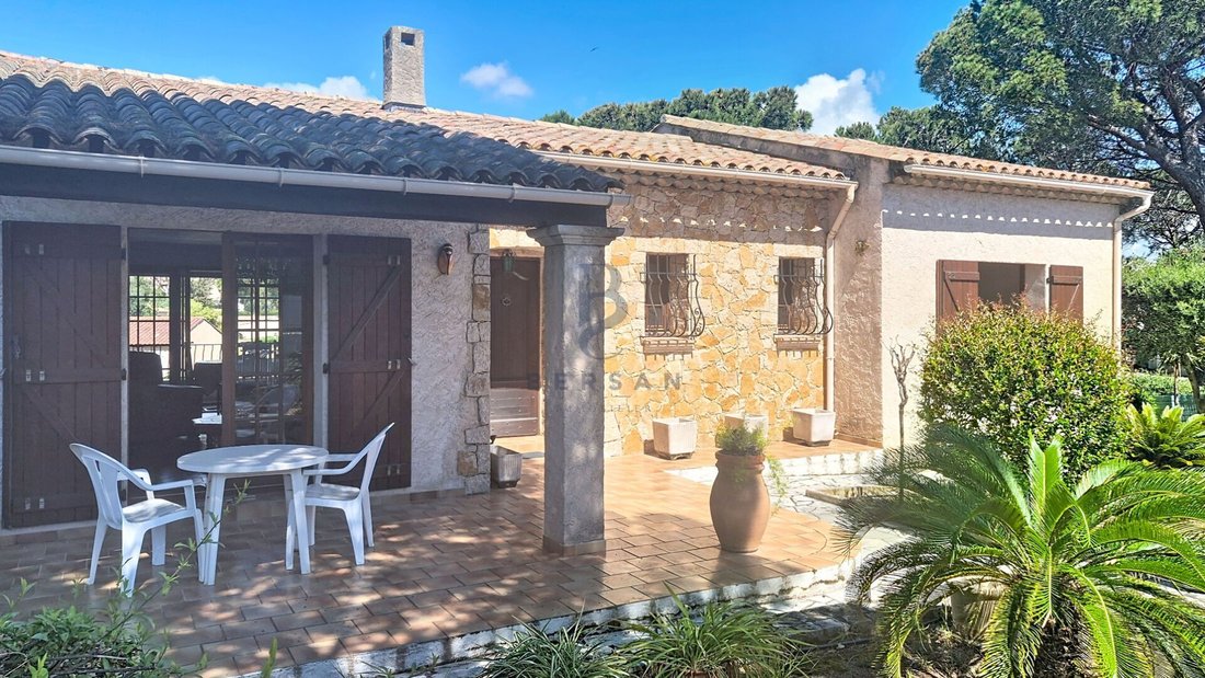 Villa in Exterieurs, Frejus, France 2 - 17889007