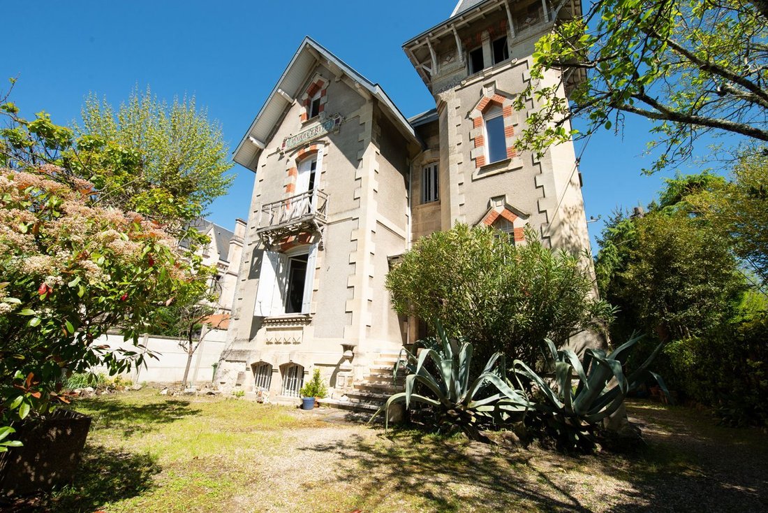 Villa in Le Lac-Bacalan, Bordeaux, France 1 - 17629204