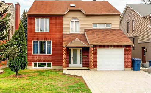 House in Brossard, Quebec, Canada 1