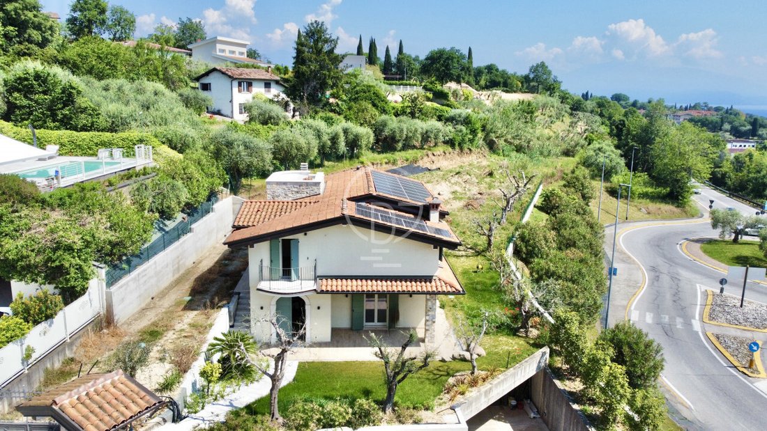 Villa in Hill Zone, Padenghe sul Garda, Lombardy 2 - 17931188