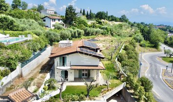 Villa in Hill Zone, Padenghe sul Garda, Lombardy 1