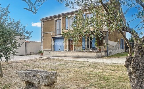 House in Saint-Rémy-de-Provence, Provence-Alpes-Côte d'Azur, France 1