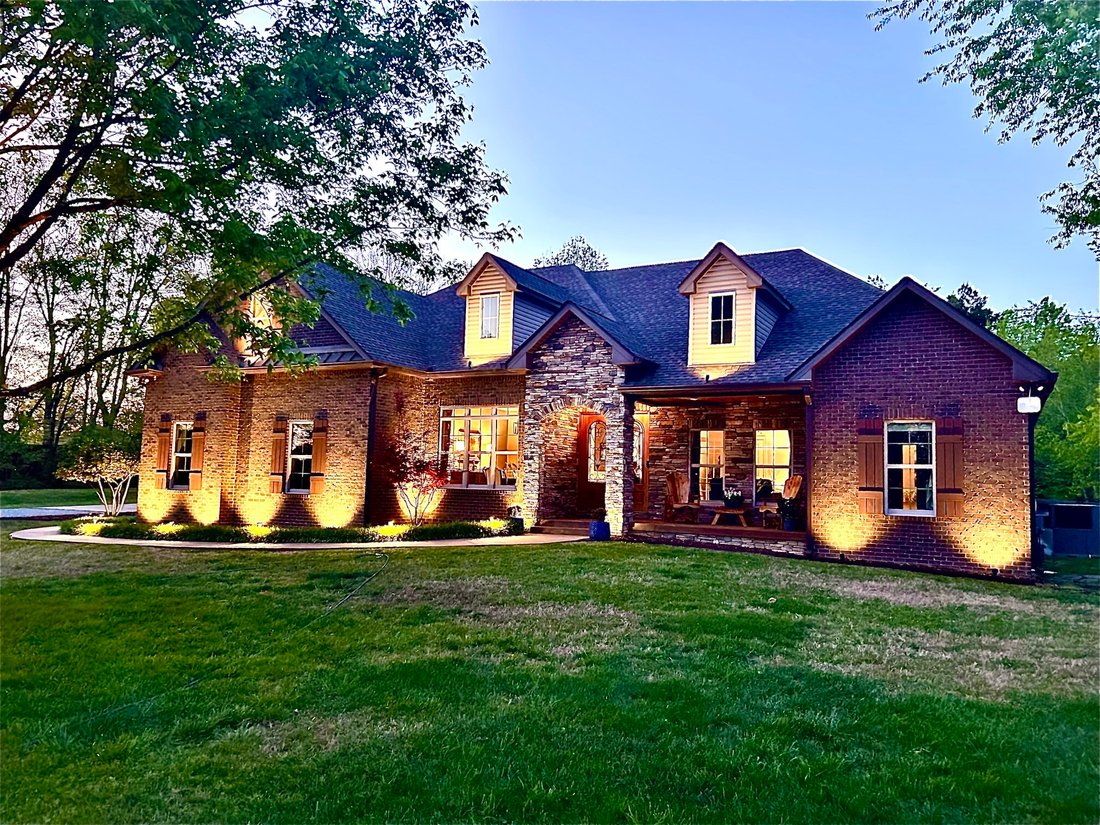 House in Bon Aqua, Tennessee, United States 1 - 17657672
