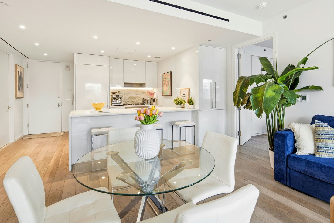 Condo in New York, New York, United States 2 - 17359782