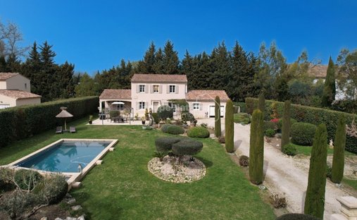 House in Noves, Provence-Alpes-Côte d'Azur, France 1