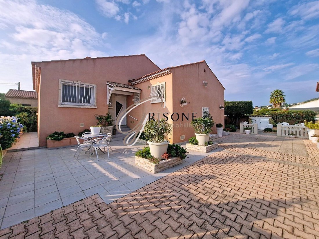 Villa in Coste Chaude-Mauveou, La Seyne-sur-Mer, France 4 - 17812886