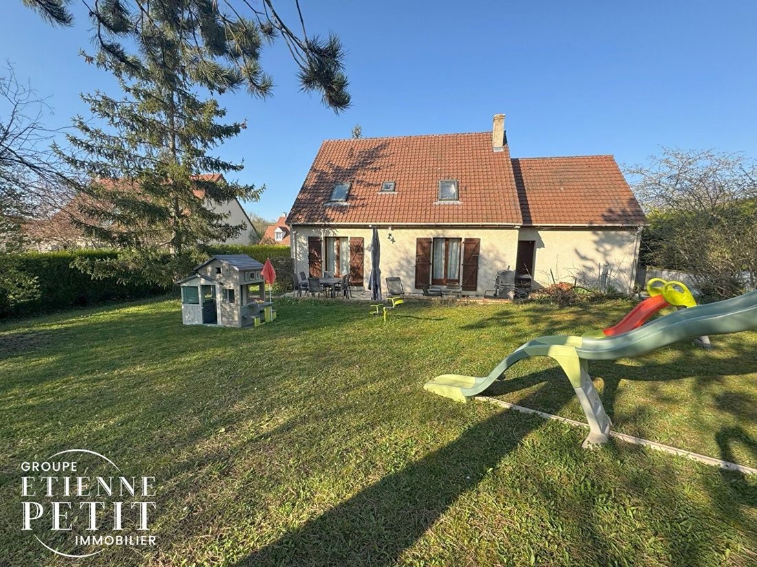 House in Mareil-sur-Mauldre, Ile-de-France, France 1 - 17562629