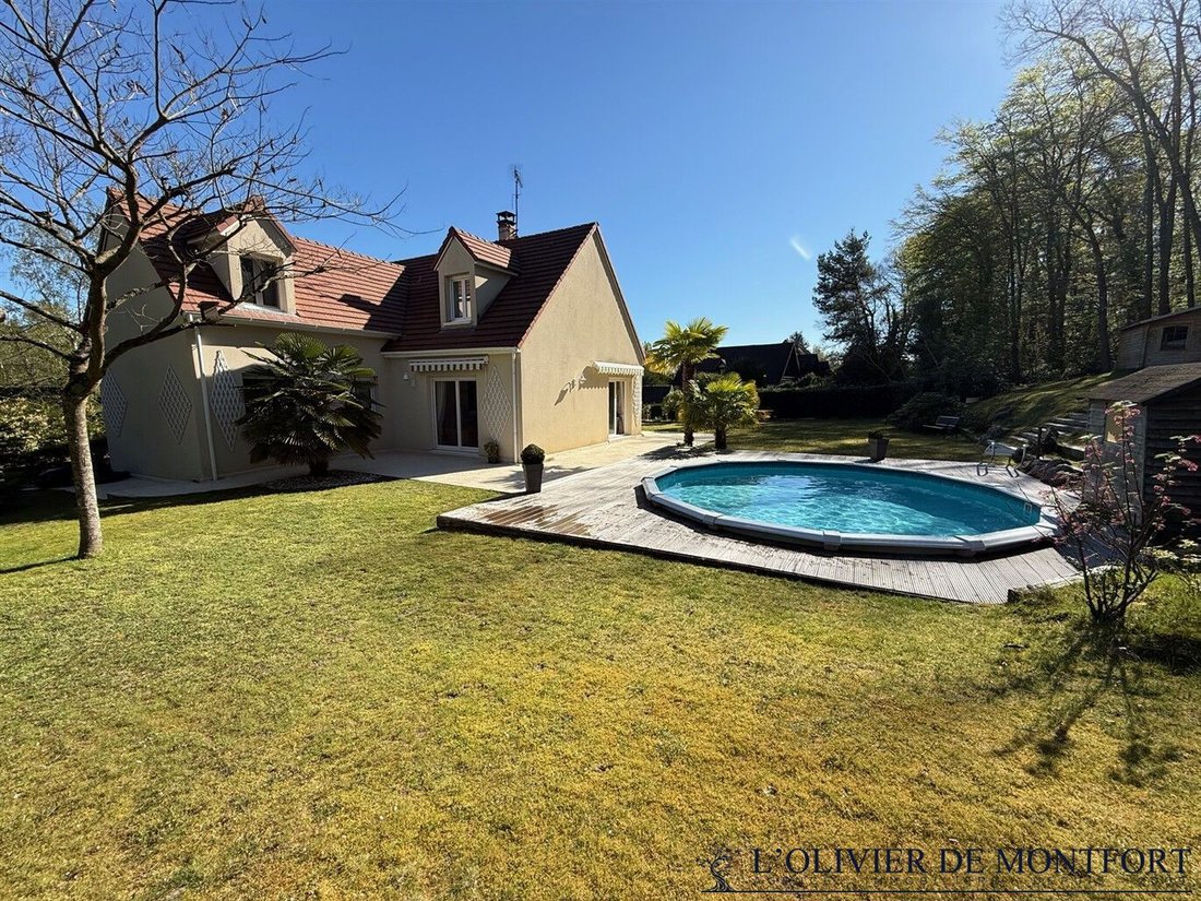 House in Montfort-l'Amaury, Ile-de-France, France 1 - 17707518