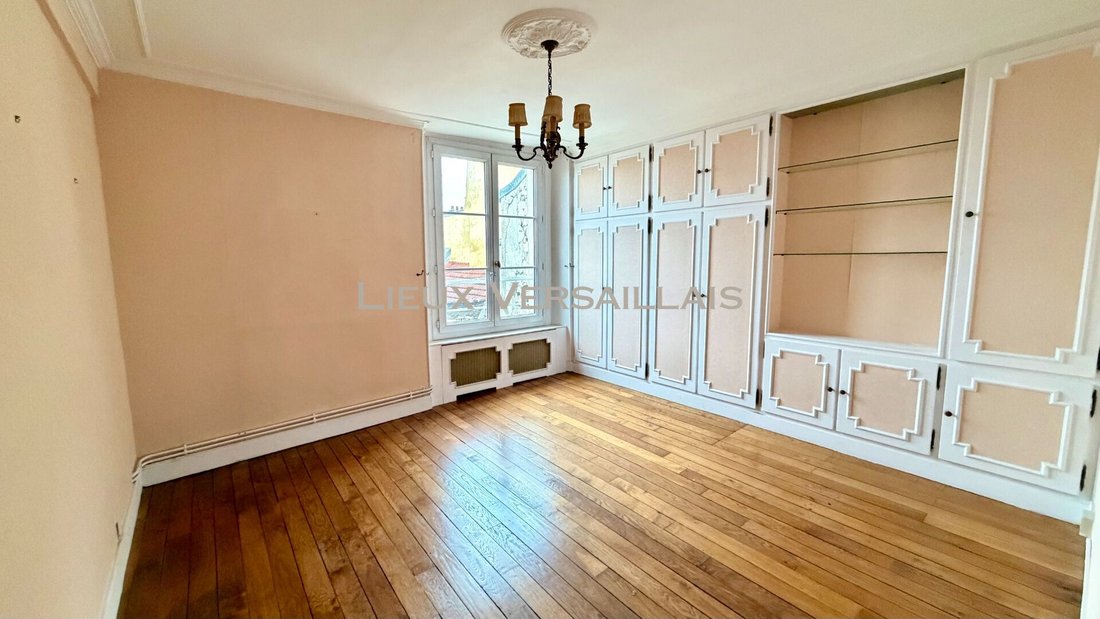 Apartment in Domaine National du Château, Versailles, France 5 - 16099297