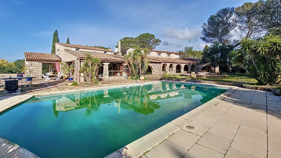Villa in Exterieurs, Frejus, France 3 - 16409771