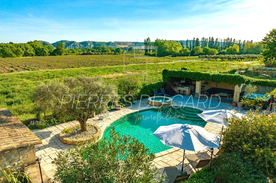 Villa in Centre Ville, Roquemaure, France 3 - 17929322