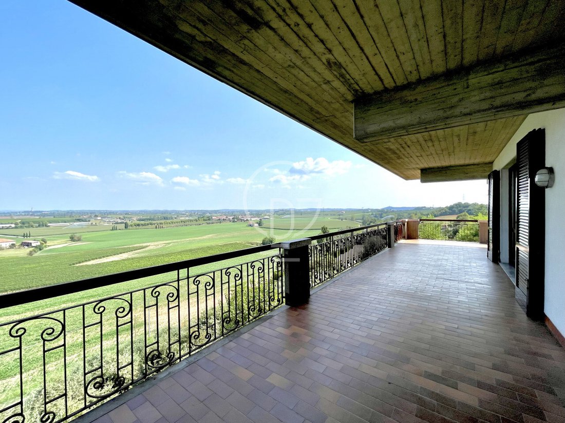 Villa in Castel Venzago, Lonato del Garda, Lombardy 5 - 17931419