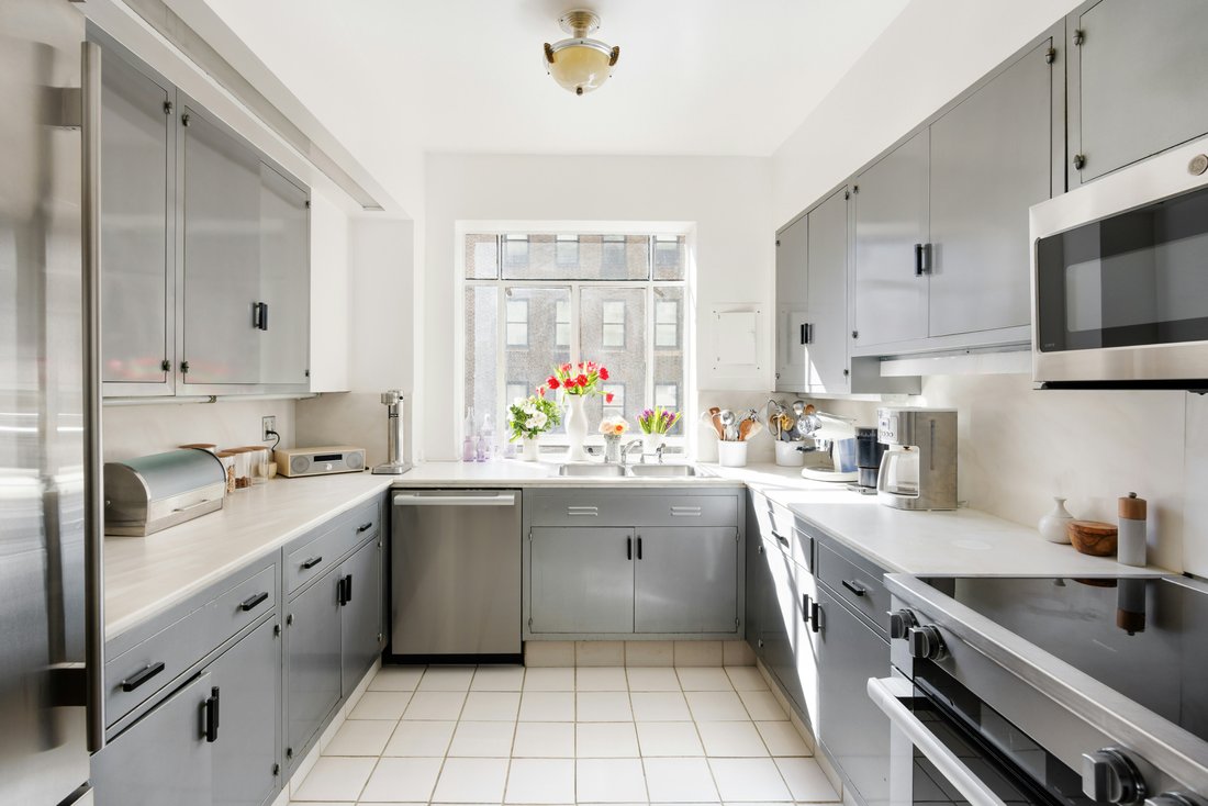 Co Op in New York, New York, United States 5 - 17737676