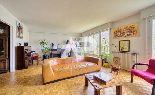 Apartment in Pavé des Gardes, Chaville, France 1
