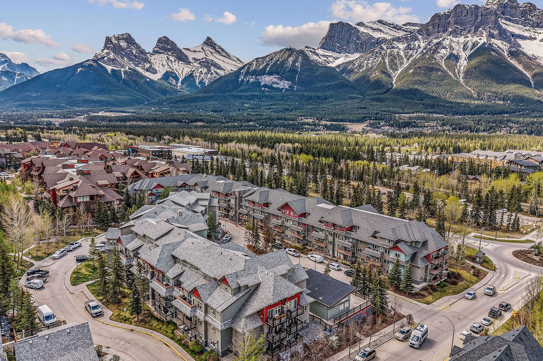 Appartamento a Canmore, Alberta, Canada 1 - 17422402