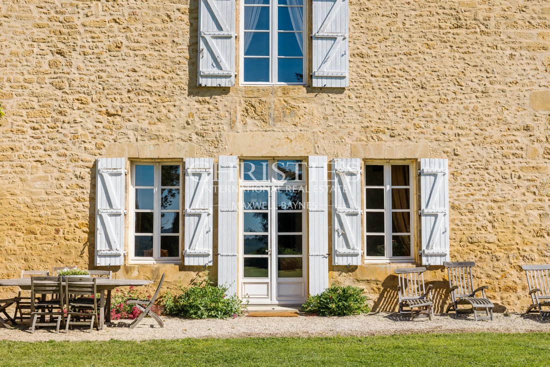 Estate in Arrondissement of Sarlat-la-Canéda, Nouvelle-Aquitaine, France 5 - 17423656