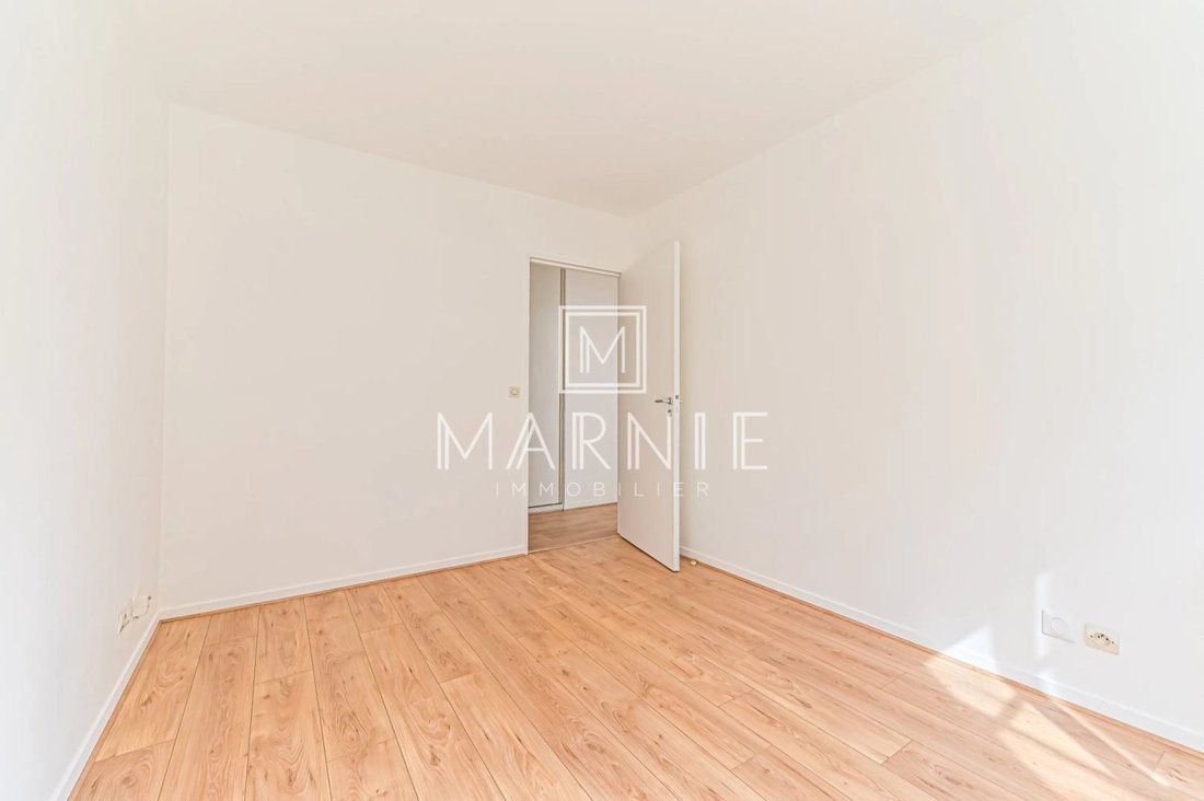 Apartment in Grange Aux Belles-Terrage, Paris 10e Arrondissement, Paris 2 - 17858922