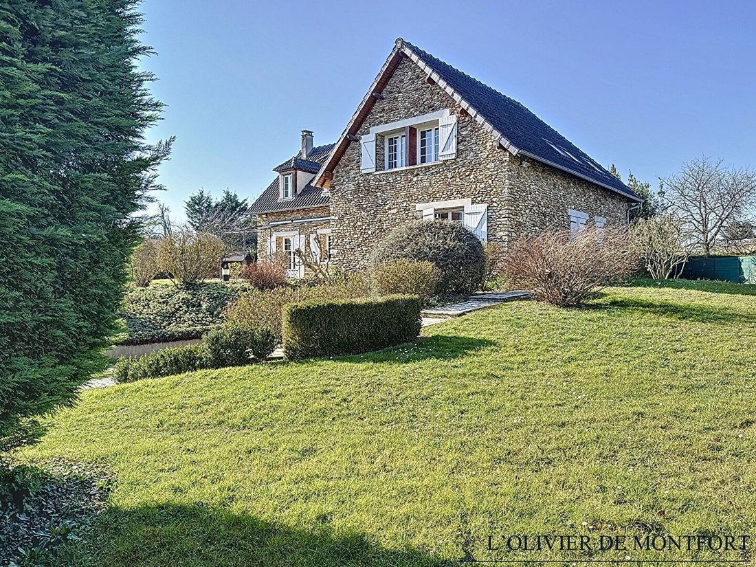 House in Montfort-l'Amaury, Ile-de-France, France 2 - 17070363