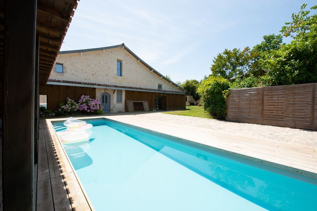 House in Saint-Caprais-de-Bordeaux, Nouvelle-Aquitaine, France 2 - 15959877