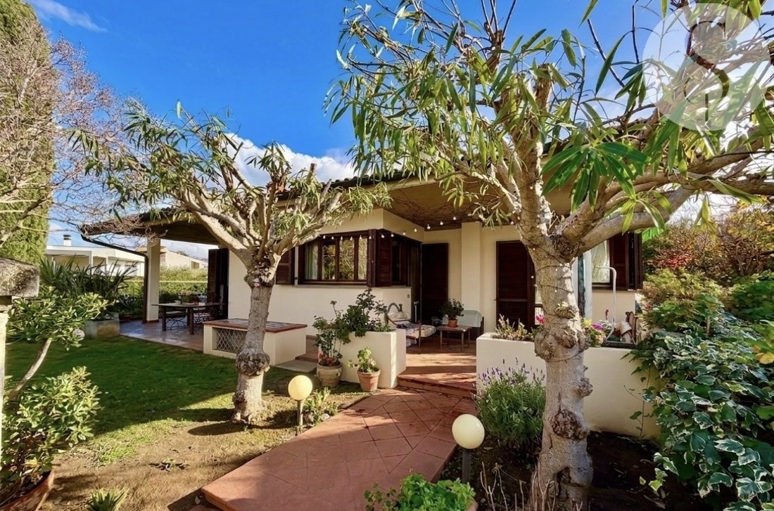 Villa in San Luigi-Capannino-Corti Nuove, Follonica, Tuscany 2 - 16772509