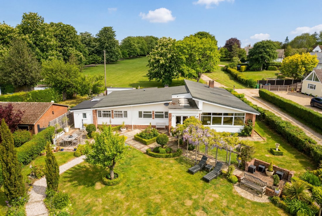 Bungalow in Henham, England 5 - 17469285
